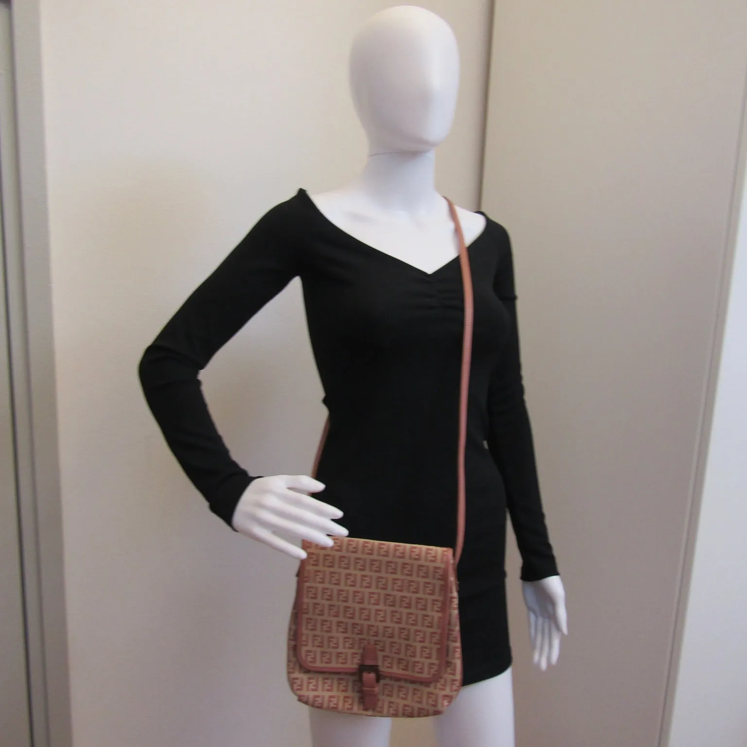 FENDI Crossbody Bag in Pink Fabric