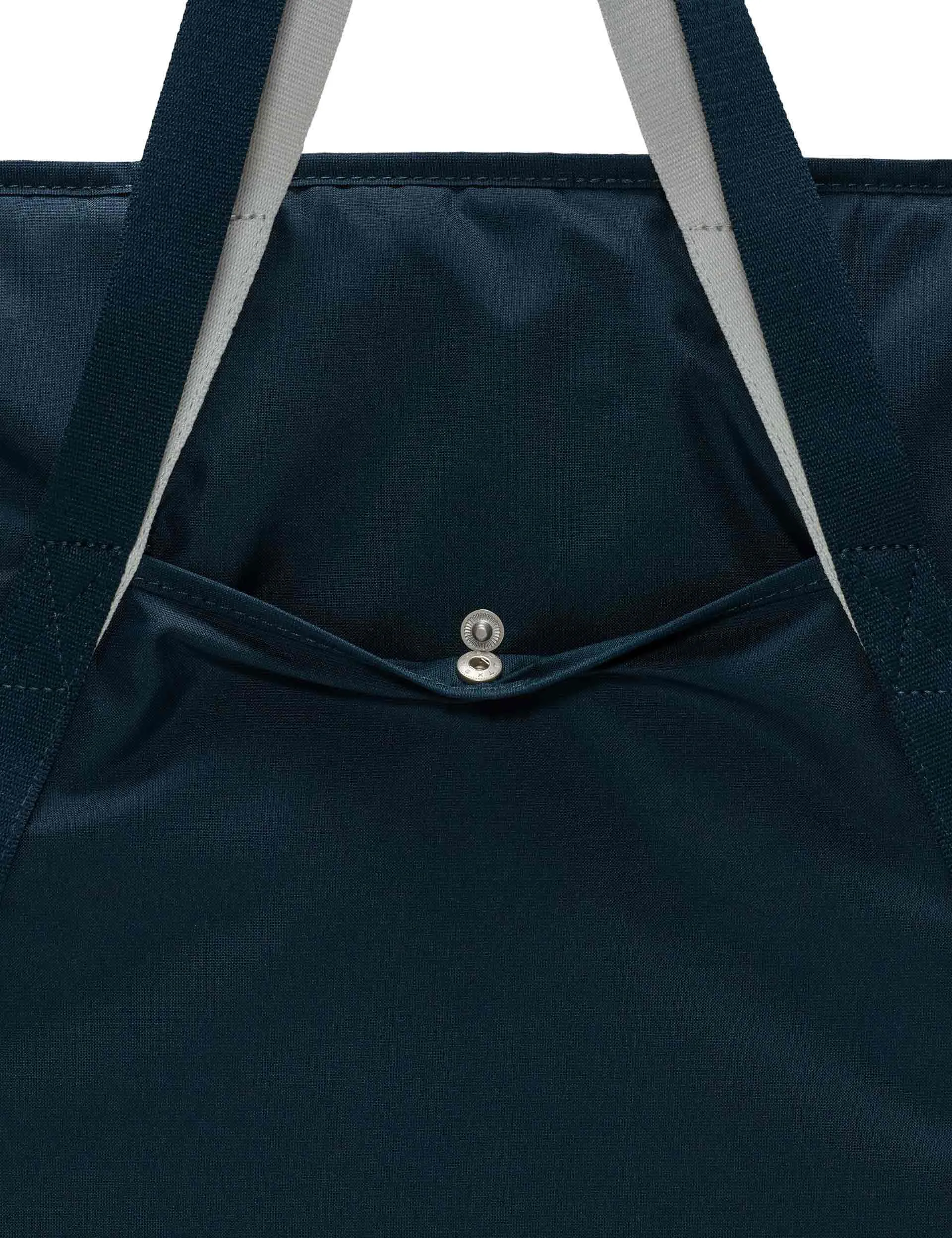 Gym Tote - Armoury Navy/Metallic Silver