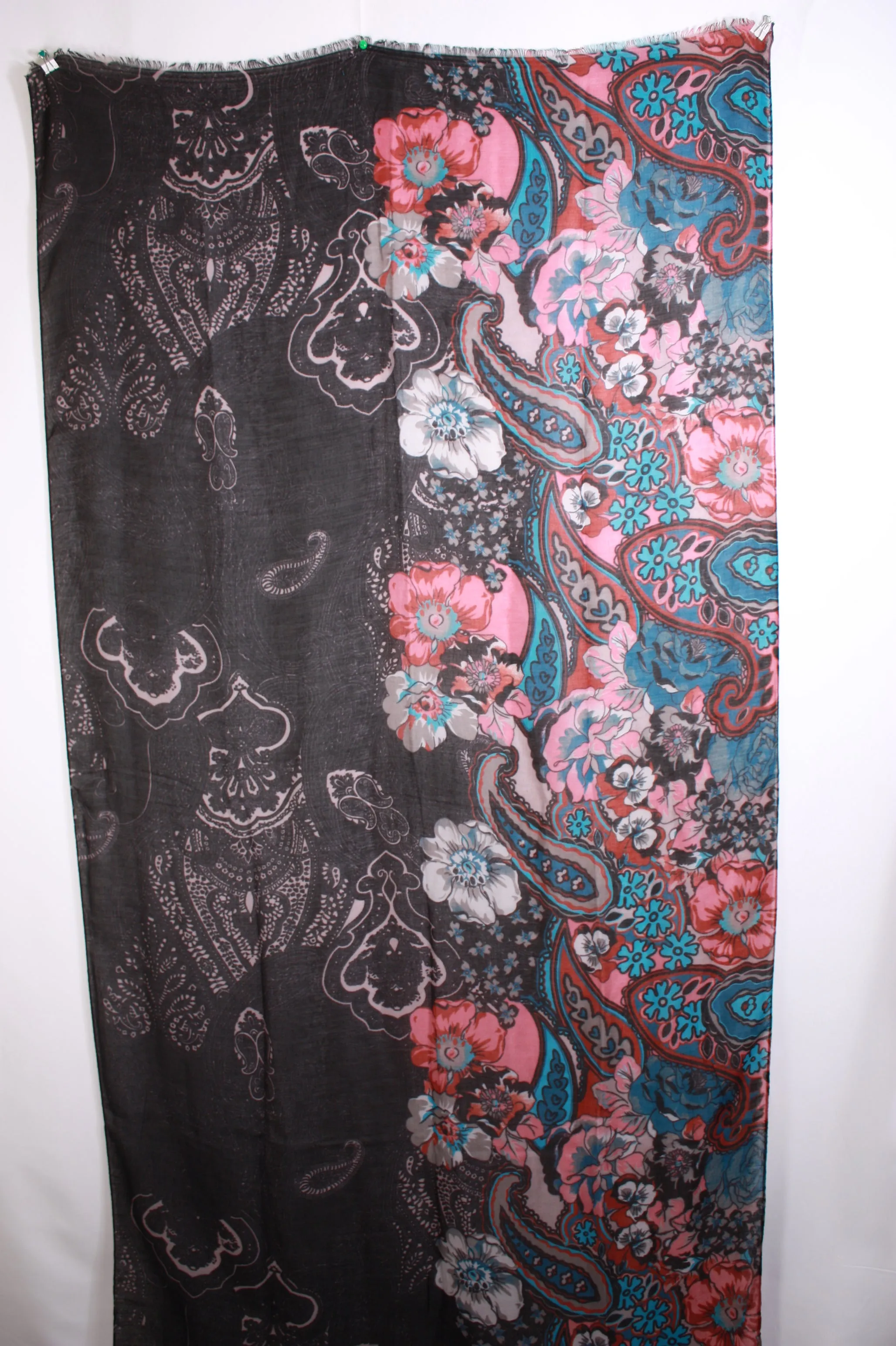 PA11 - Scarf with Ornamental Paisley Half Print