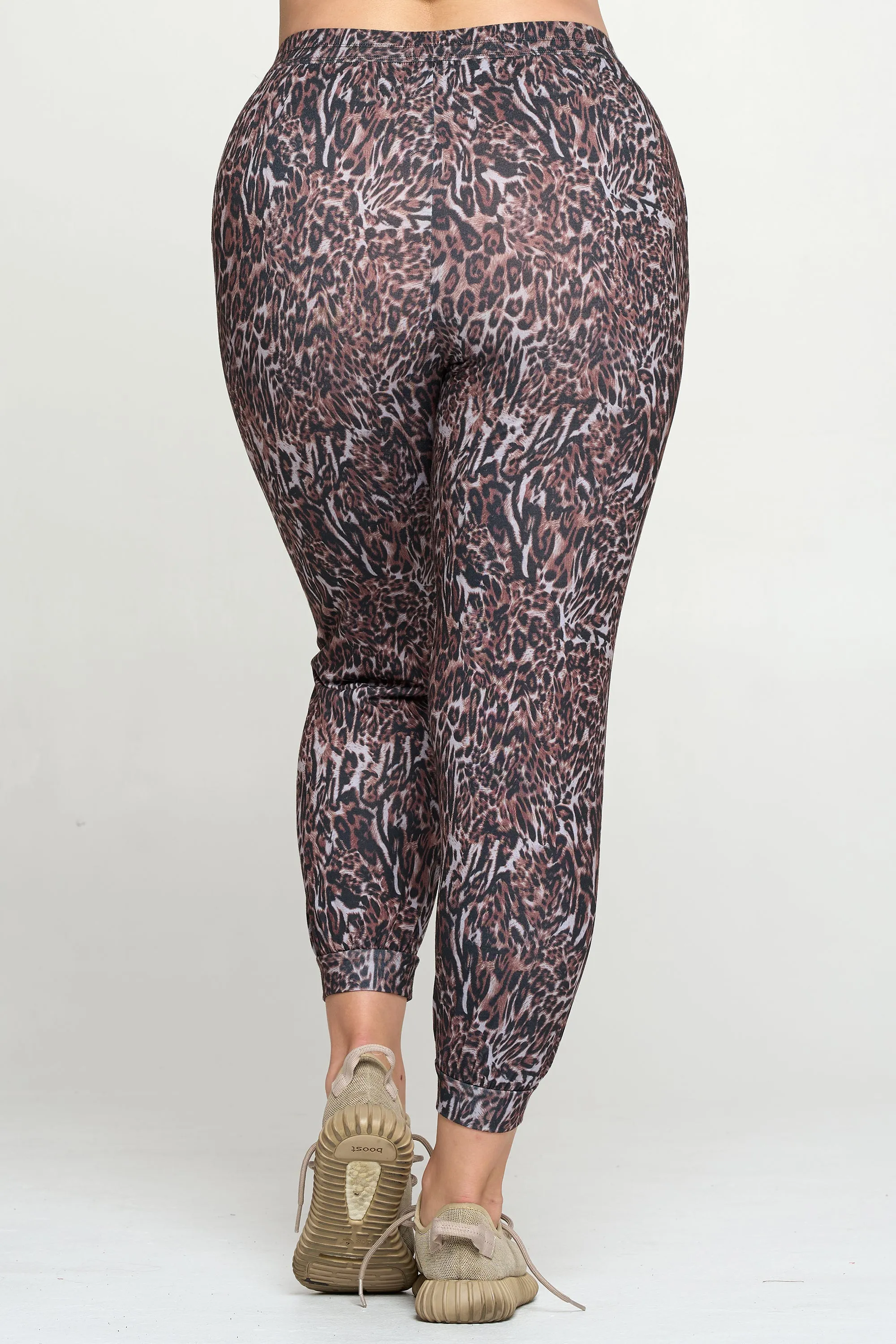 Plus Size Striking Leopard Print High-Rise Joggers