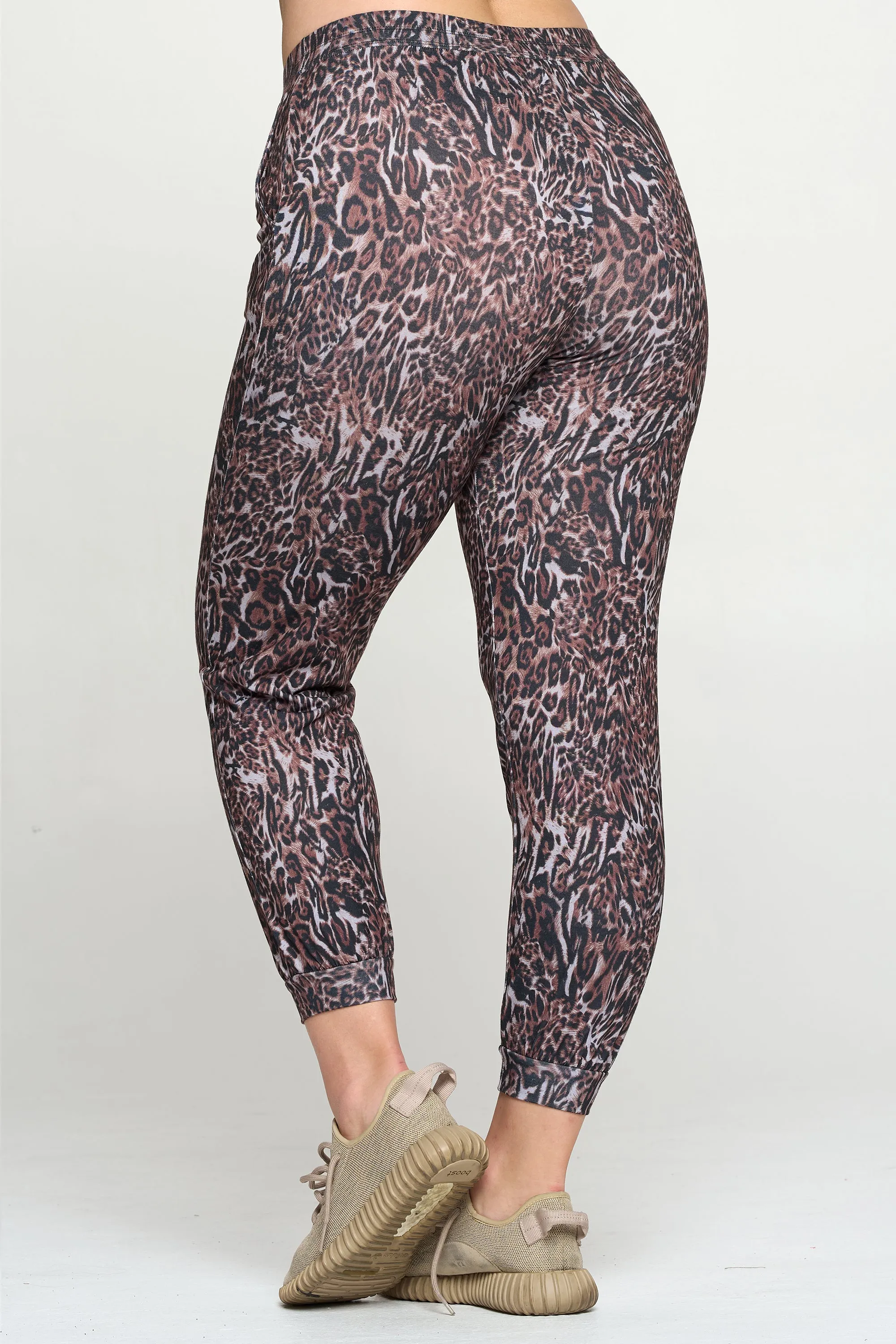 Plus Size Striking Leopard Print High-Rise Joggers