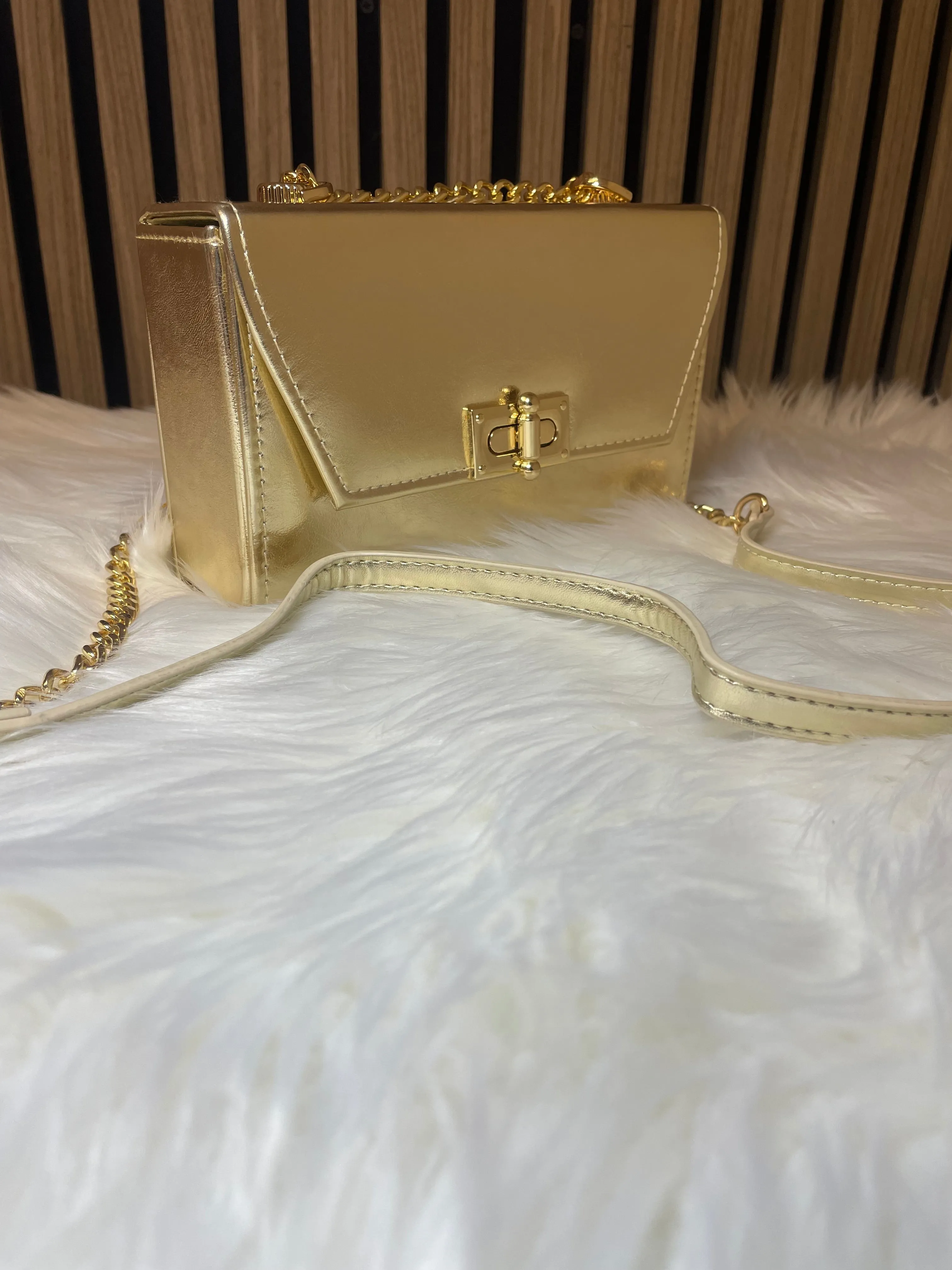 SARAH CROSSBODY BAG (GOLD)