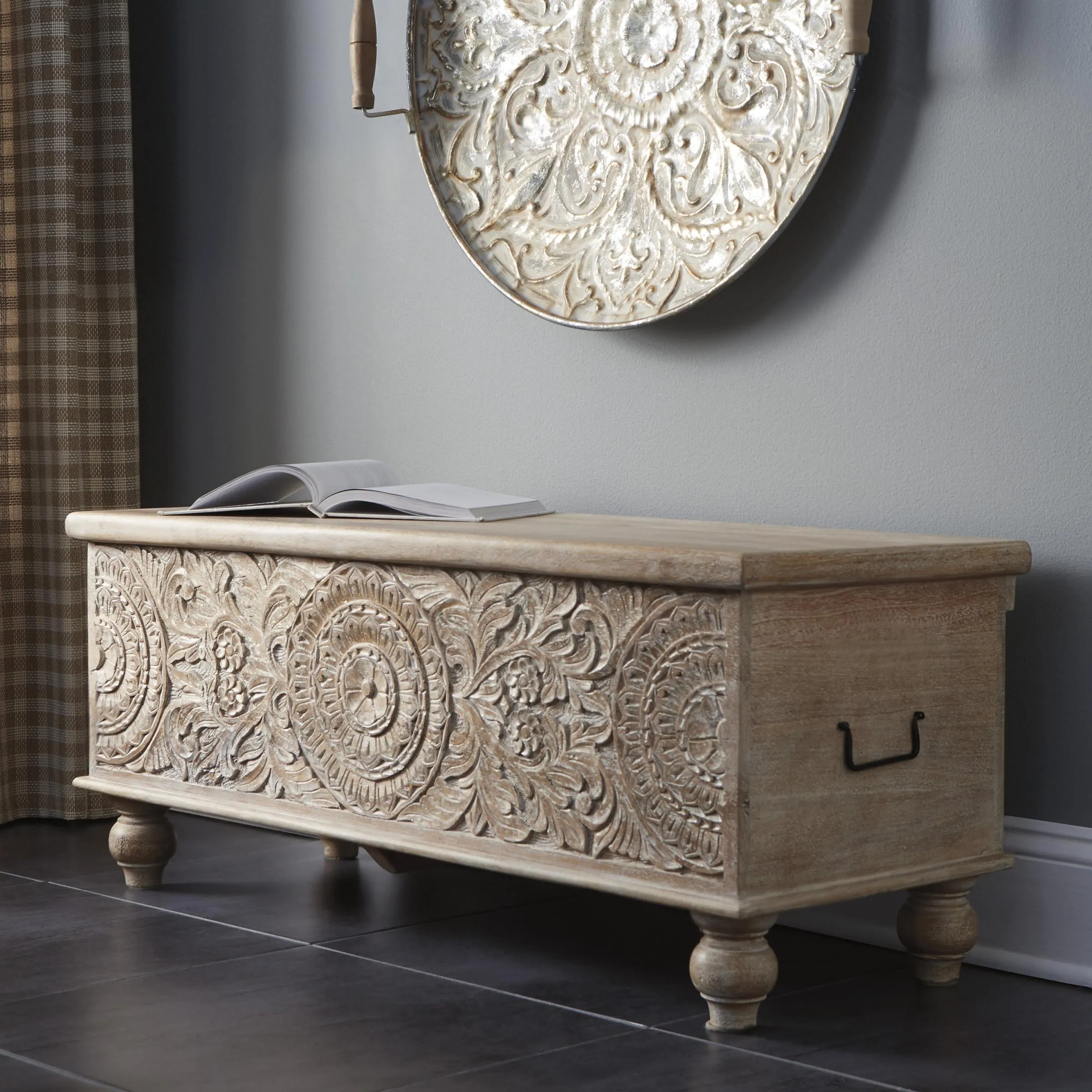 Signature Design by Ashley Fossil Ridge A4000039 Storage Bench