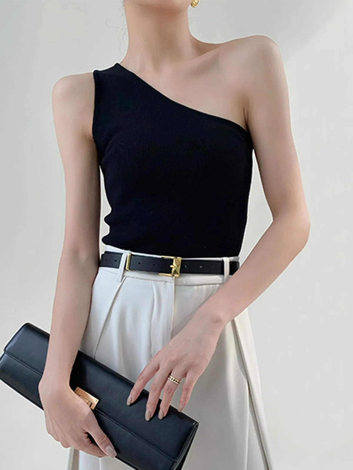 Solid One Graceful Shoulder Top